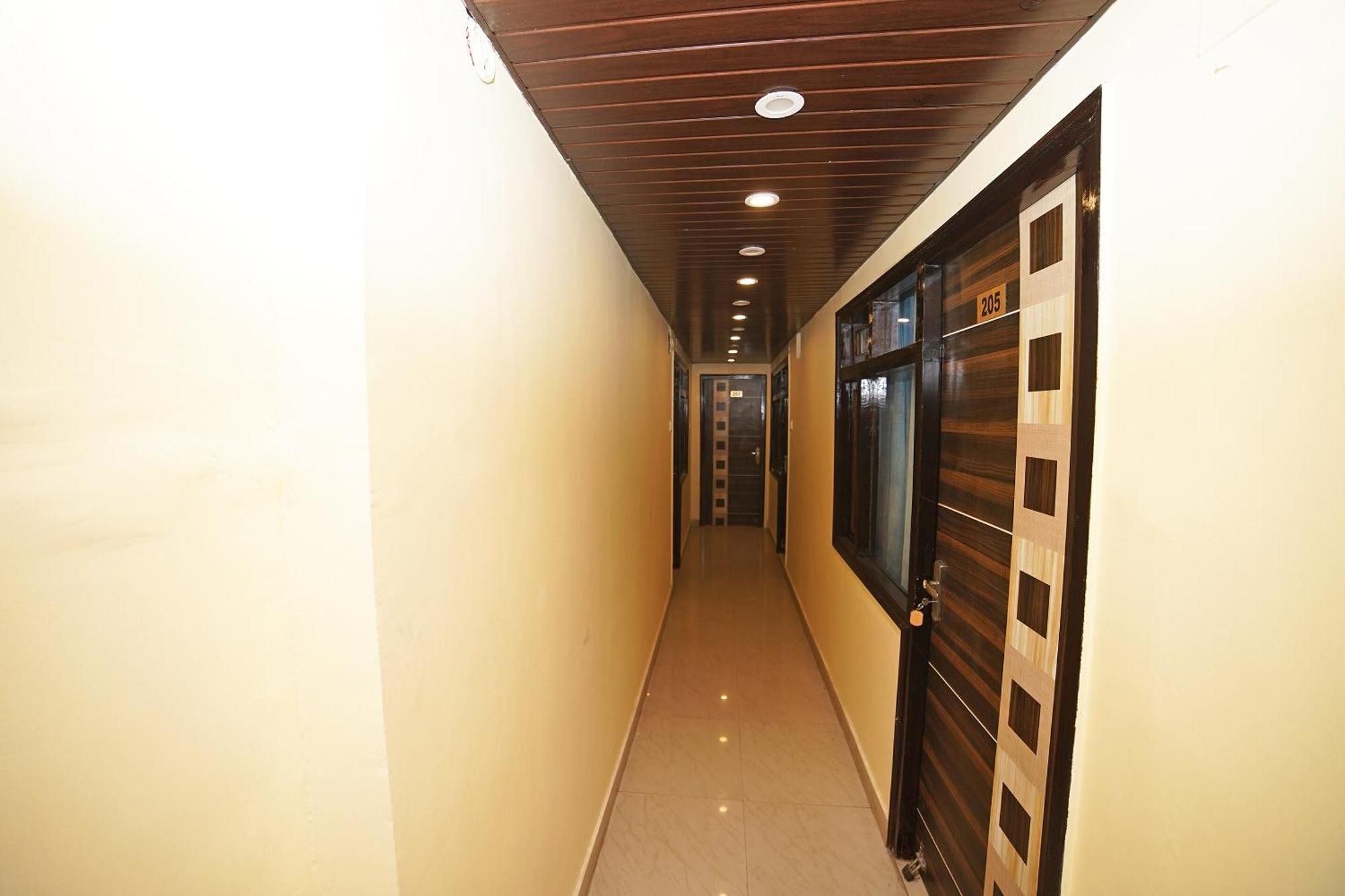 Oyo Flagship 8594 Golden Nest Hotell Nainital Eksteriør bilde
